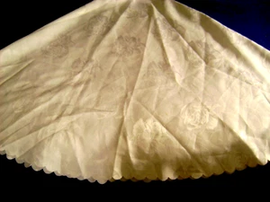 Vintage Round Lace Tablecloth White Flowers 70 in ( 35" dm) - Bild 1 von 7