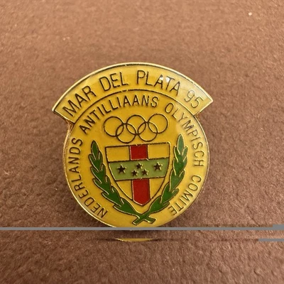 1995 НИДЕРЛАНДСКИЕ АНТИЛЬСКИЕ ОСТРОВА Национальный олимпийский комитет NOC значок Mar Del Plata 95 - Изображение 1 из 4