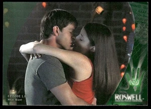 2000 Inkworks Roswell #35 First Kiss - Picture 1 of 2