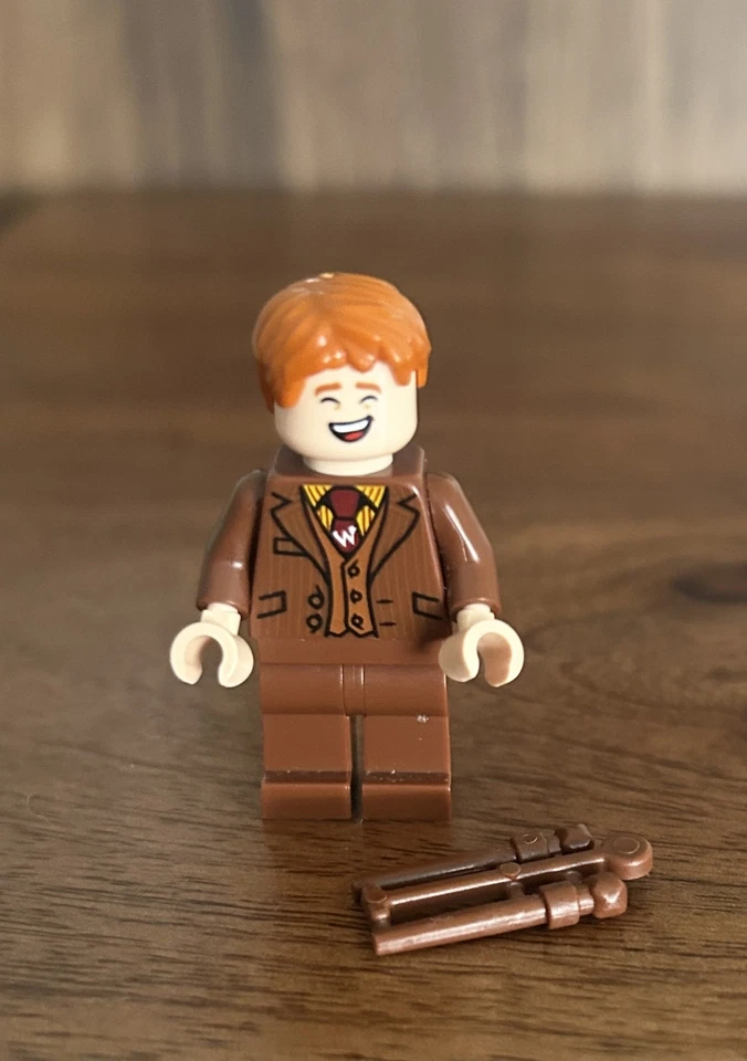LEGO Harry Potter - George Weasley Minifigure - 76422 - Image 1 of 1