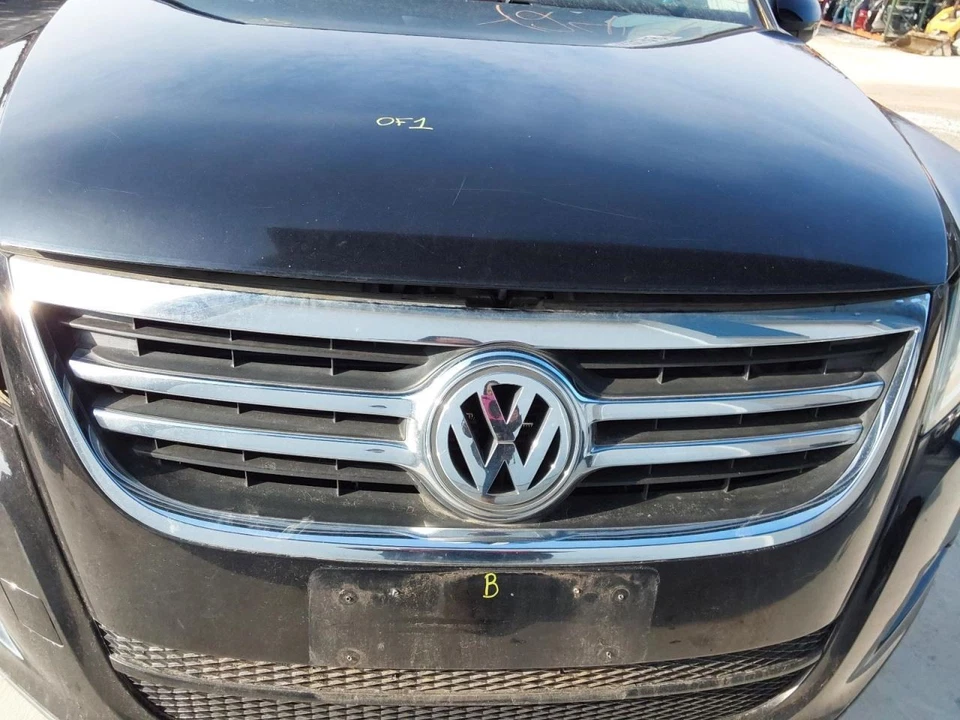 (LOCAL PICKUP ONLY) Grille Upper Fits 09-11 TIGUAN 3022897 - Image 1 of 4