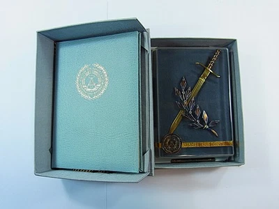 Ehrengeschenk der NVA verliehen an Oberstleutnant 1983  (c2314) - Bild 1 von 4