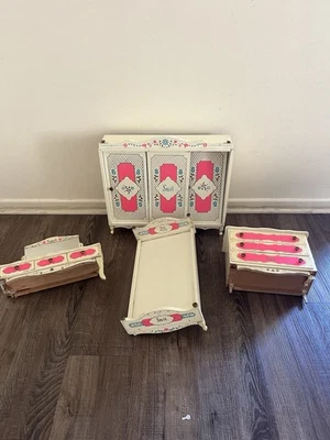 Vintage ESTRELA SUSI Cindy Barbie Doll BRAZIL Dollhouse Furniture Bed Cabinet - Image 1 of 4