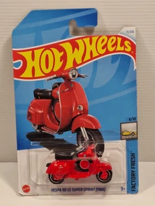 Hot Wheels Vespa 90 SS Super Sprint (1966) #71 – 6/10 Diecast Scooter 2025 - Picture 1 of 3