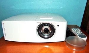 Optoma UHD35STx 4K UHD Short Throw Projector Very Good Condition 4 Total Hours ! - Picture 1 of 21