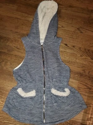 Chaleco con capucha gris autoestima talla grande para niñas Foto 1 de 2