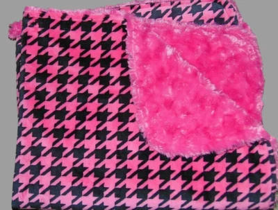 Stunning Bright Pink Black Minky Baby Blanket 24 x 30 Houndstooth Pattern - Image 1 of 3