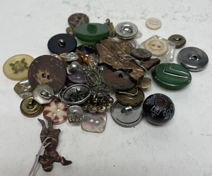 Lot 40+ Mixed Lot Plastic Vintage Multicolor Buttons for Crafting Sewing - Picture 1 of 7