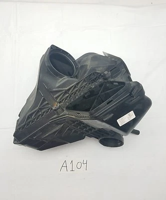 AUDI A5 Q5 A4 2009 2010 2011 2012 2,0 L FILTRO DE AIRE CAJA DE ADMISIÓN MONTAJE OEM Foto 1 de 4