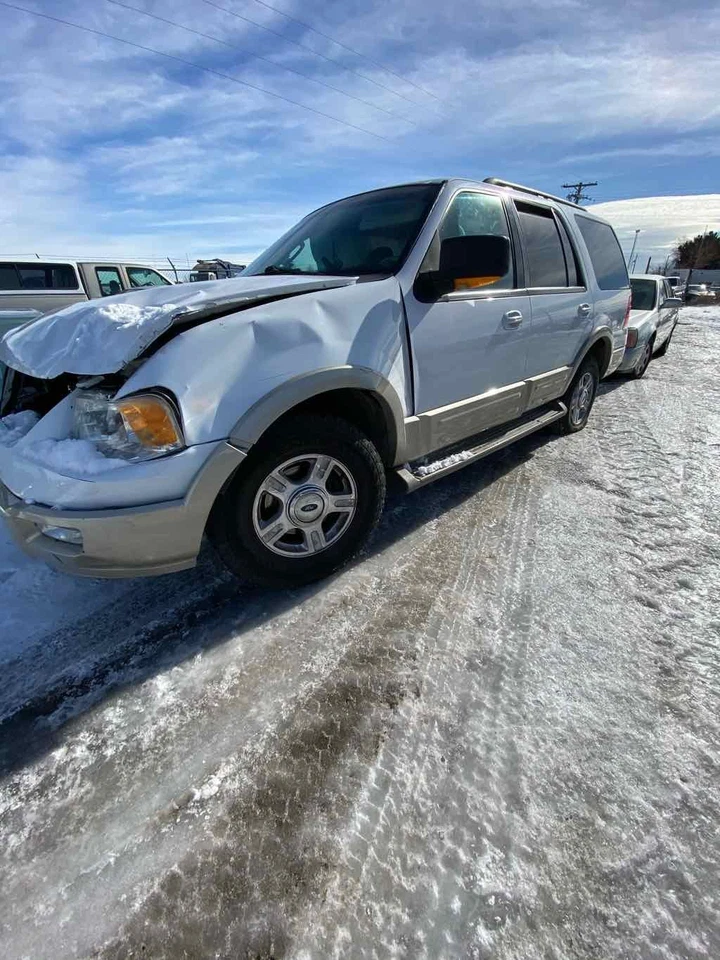 Used Front Outer Drive Axle Shaft fits: 2005 Ford Expedition Front Axle outer cv - Image 1 of 4