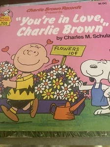 Your In Love Charlie Brown Paperback Book - Foto 1 di 3