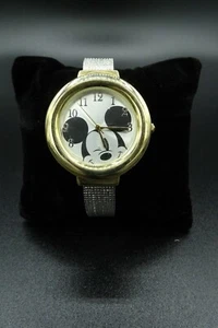 Reloj brazalete/reloj pulsera Disney Mickey Mouse en tono plateado y dorado - Imagen 1 de 12