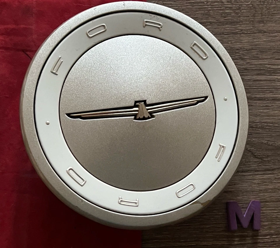 #M (1) 2004-2005 FORD THUNDERBIRD SILVER Center Cap    4W63-1A096-DC - Изображение 1 из 4