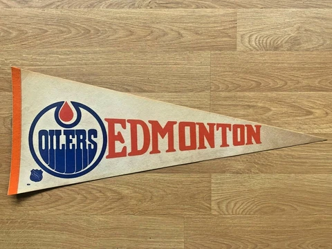 *VINTAGE* NHL Hockey Pennant Edmonton Oilers 12" x 30" Canada Cover