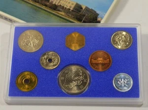 1985 JAPAN - TSUKUBA EXPO 85 Commemorative Coin Set - Unc - Picture 1 of 2
