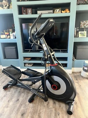 Máquina elíptica Schwinn 470 - negra Foto 1 de 4