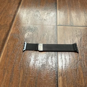 Apple Watch Band 41mm Magnetic Milanese Loop Stainless Steel - Photo 1 sur 3