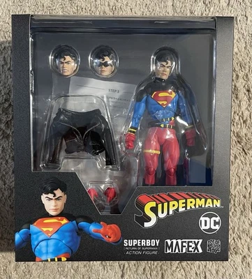 Medicom MAFEX Superboy No. 232 Foto 1 de 4