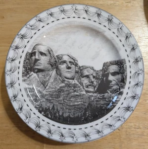 222 Fifth Slice of Life Mount Rushmore Salad Plate 8.25" in Exc Used Condition - Picture 1 of 2