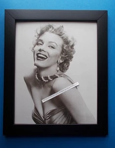 Marilyn Monroe Black White Print framed 12"x14" - Picture 1 of 1