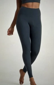 Dharma Bums Smooth Sculpt Motion 7/8 Legging Deep Ocean Small - Picture 1 of 15