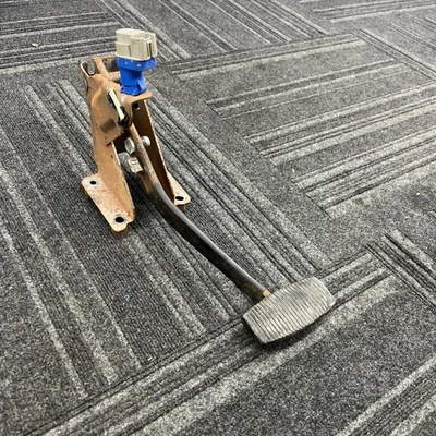 PEDAL DE FREIO NÃO AJUSTÁVEL FORD F250 F350 FABRICANTE DE EQUIPAMENTO ORIGINAL 2011-2016 - Imagem 1 de 4