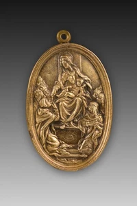 Devotional plaque, Virgin of the Rosary and Saints.  Bronze. 17th-18th c. - Picture 1 of 5