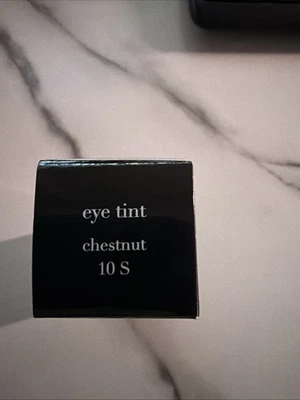 Sombra de ojos líquida luminosa Giorgio Armani EyeTint Shimmer Longwear -CASTAÑO 10S- Foto 1 de 4