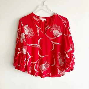 Blusa Joie Pequeña Samyra Roja Estampado Floral Acanalada Manga 3/4 Top Sin Cuello - Imagen 1 de 7