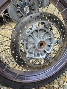 Bmw R1150gsa Adventure Vorderrad Scheibe und Reifen ohne Abs  - Bild 1 von 10