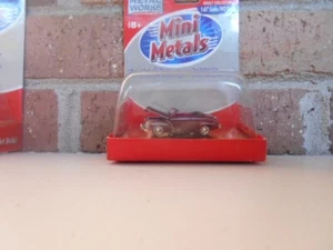 Classic Metal Works #30102 Vintage 1948 Ford Woody 2 Door Red HO Scale - Bild 1 von 7