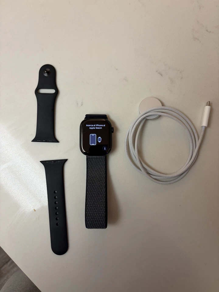 Apple Watch Series 11 46 mm GPS + Celular Negro Jet Desbloqueado Foto 1 de 4