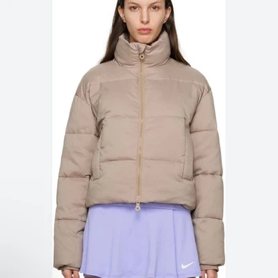 Chaqueta acolchada recortada de gran tamaño Girlfriend Collective beige neutro XL Foto 1 de 4