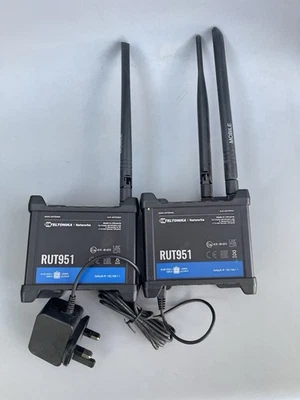 2X Teltonika RUT951  Wireless 4G Router  With Antennas And One PSU - Image 1 of 4