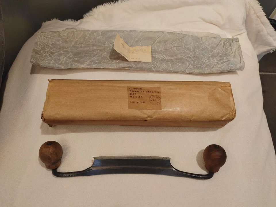 New unused vintage French boxed Peugeot drawknife plane army surplus - Image 1 of 4