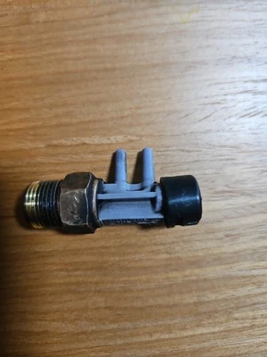 84-95 TOYOTA PICAPE 4RUNNER VÁLVULA DE COMUTAÇÃO A VÁCUO BIMETÁLICA VSV BVSV 22RE - Imagem 1 de 4