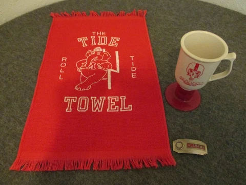 LOT(3) VINTAGE UNIVERSITY ALABAMA CRIMSON TIDE BELT BUCKLE/MUG & TOWEL- USA MADE Cover