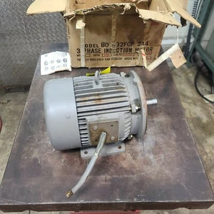 Toshiba B0032FGF2A4 TEFC 3 phase Induction Motor 3HP 3470 RPM 182T [E2S4] - Picture 1 of 10