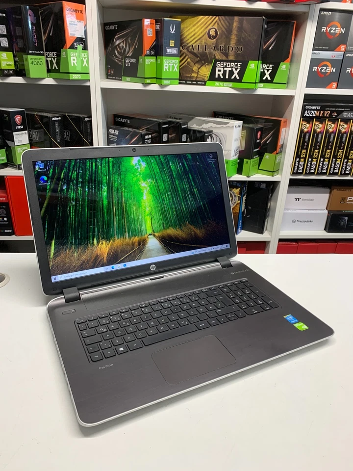 Notebook HP Pavilion / Intel i3 / NVIDIA / 8GB RAM / SSD / Windows - Bild 1 von 4
