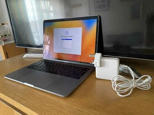 Apple MacBook Pro 13" i5 2.3GHz 8GB / 256GB 2017 Silver Laptop A1708 Silver - Picture 1 of 23