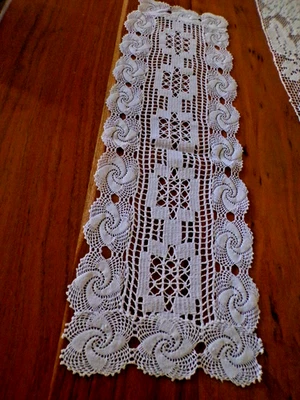 Linge ancien Napperon en dentelle blanche - Photo 1/2