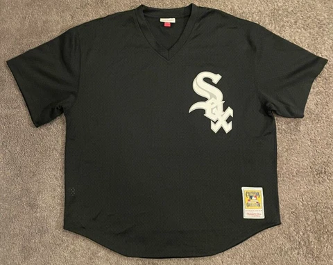 Men's Mitchell & Ness Chicago White Sox Carlton Fisk Batting Practice Jersey #72 Cover