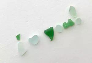 Natural Letter Heart Shaped “i❤️You!” green beach blue sea glass pebble art word - Picture 1 of 10
