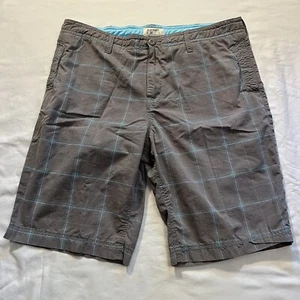 Men’s Old Navy Size 38 Board Shorts Gray Blue Plaid Button Zipper - Picture 1 of 4