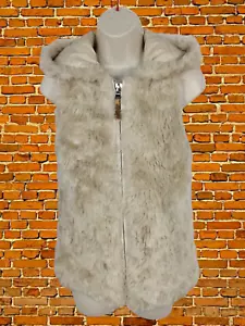 WOMENS BERSHKA SMALL BEIGE FAUX FUR WARM WINTER ZIP UP GILLET HOODED COAT JACKET - Picture 1 of 5