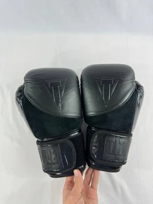 Guantes de boxeo Title negros Blitz Fit Foto 1 de 4