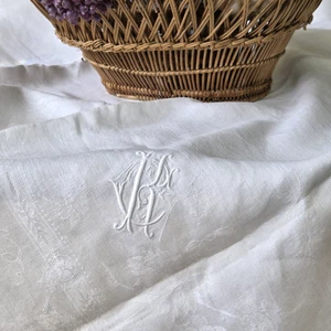 Antike Tafeldecke mit Monogramm und Weintraubendekor 213cm x 155 cm - Bild 1 von 10