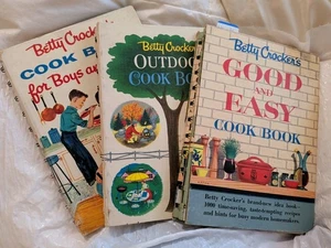 Vintage Betty Crocker Cookbooks 1st Ed Boys/Girls, Good Easy, Outdoor 50s/60s - Imagen 1 de 20