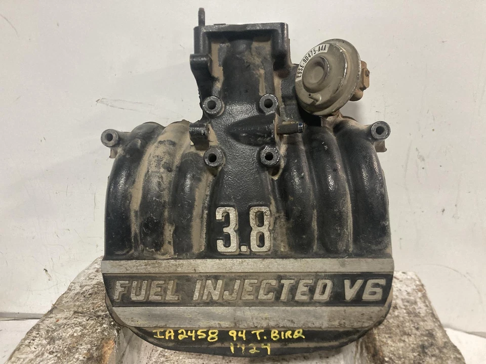 Used Upper Engine Intake Manifold fits: 1994 Ford Thunderbird 6-232 3.8L w/o sup Foto 1 de 4