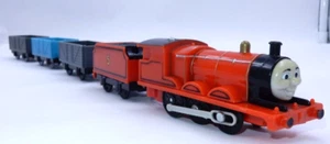 THOMAS & FREUNDE TRACKMASTER SPRECHENDE HENRY MOTORISIERTE ZUGMASCHINE MIT AUTOS, GETESTET - Bild 1 von 17